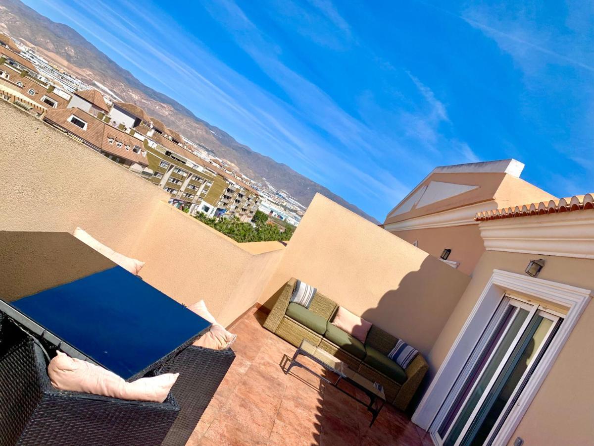 ÁTICO DELUXE entre CENTRO y PLAYA Salinas con TERRAZA, WIFI, PISCINA climatizada, GYM, SAUNA y GARAJE -Smart TV Roquetas de Mar Esterno foto
