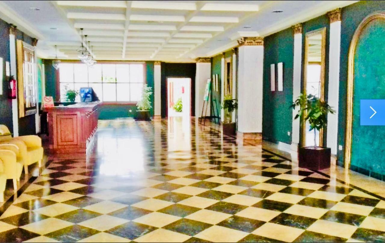 ÁTICO DELUXE entre CENTRO y PLAYA Salinas con TERRAZA, WIFI, PISCINA climatizada, GYM, SAUNA y GARAJE -Smart TV Roquetas de Mar Esterno foto