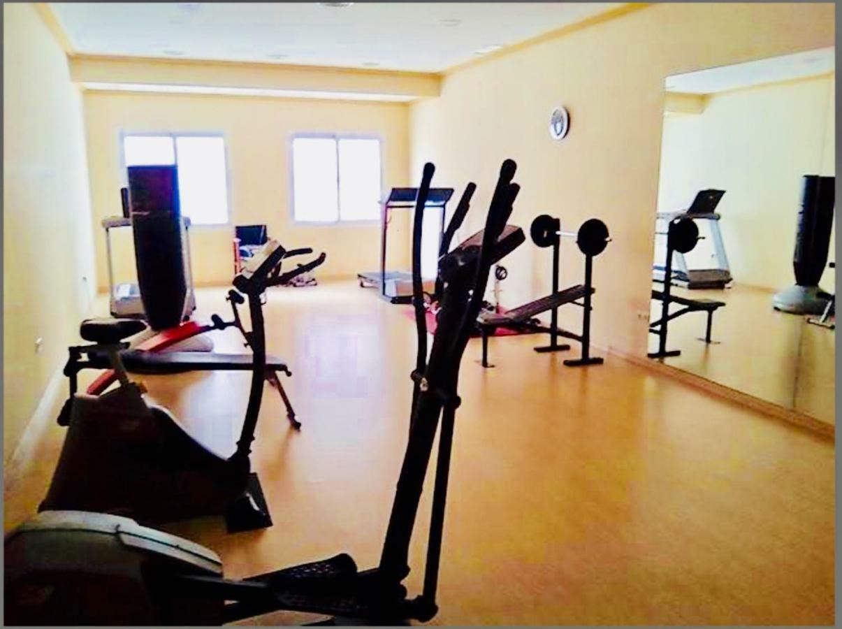 ÁTICO DELUXE entre CENTRO y PLAYA Salinas con TERRAZA, WIFI, PISCINA climatizada, GYM, SAUNA y GARAJE -Smart TV Roquetas de Mar Esterno foto